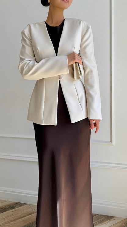 Blazer-Outfit in Creme und Dunkelbraun