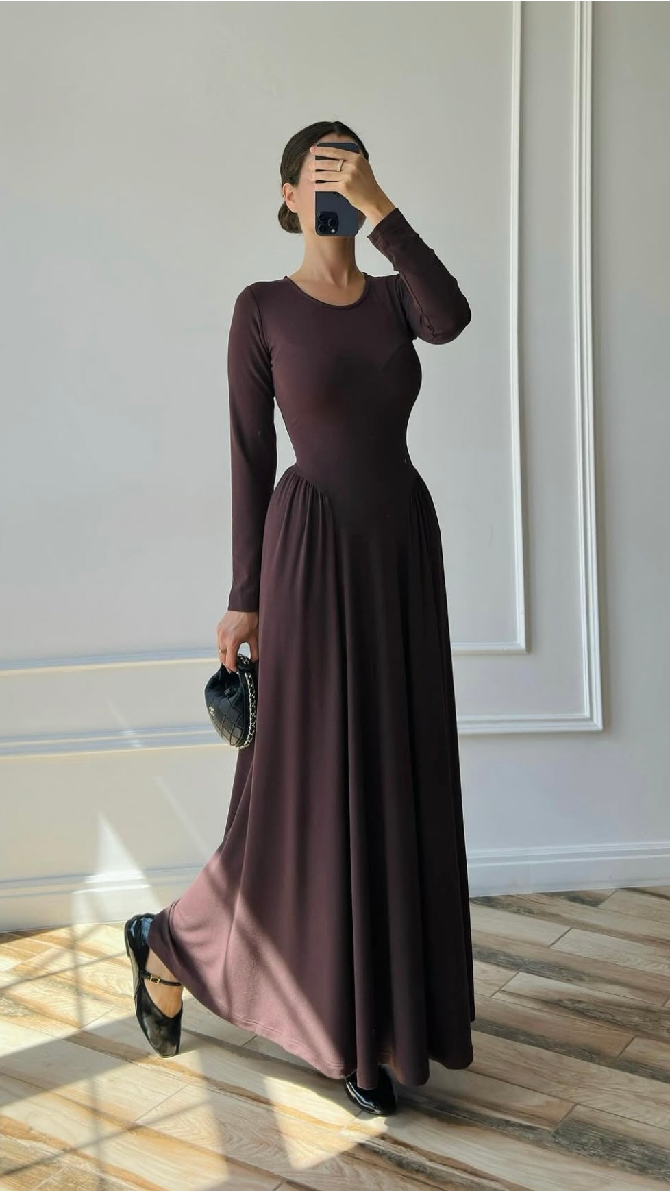Langarm Maxikleid in Dunkelbraun